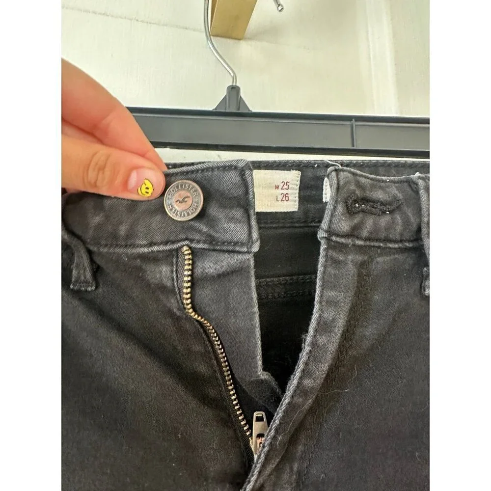Hollister Women’s size 1s black jeans